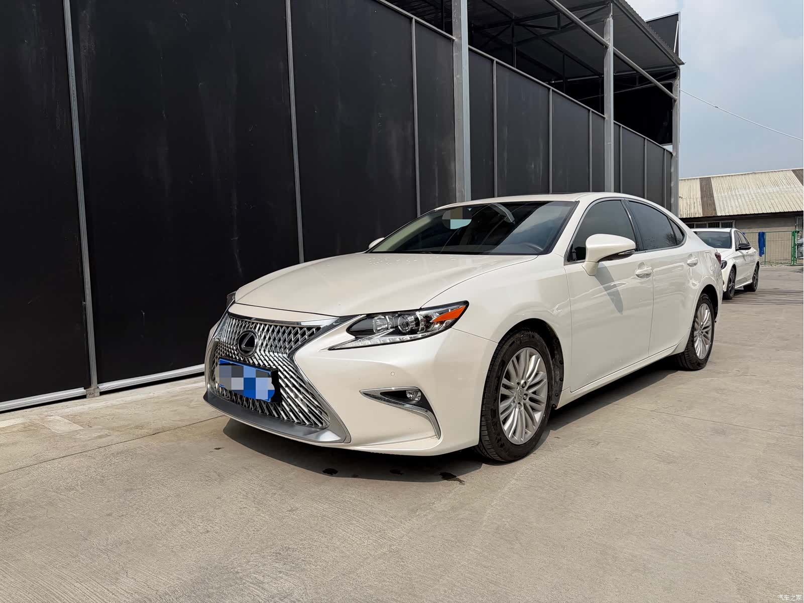 Lexus ES, 2015 1
