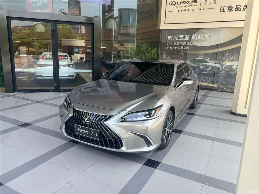 Lexus ES, 2023 1