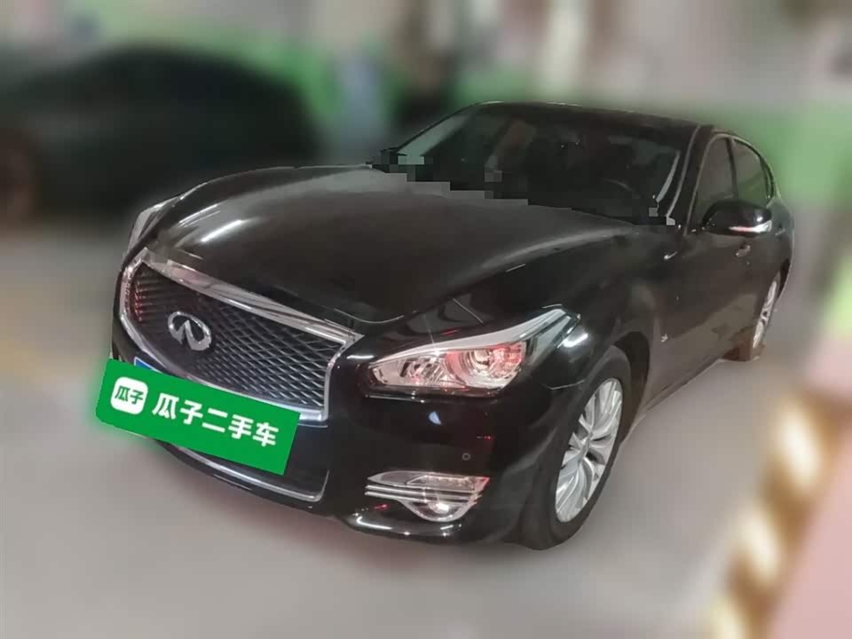 Infiniti Q70