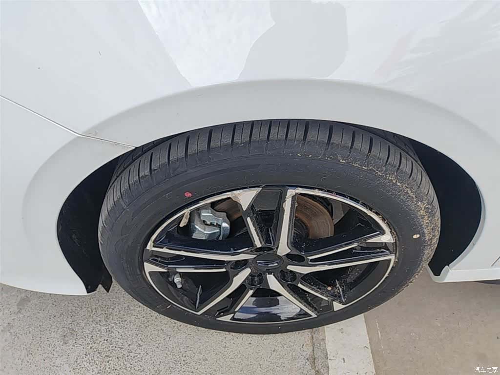 Geely Binray, 2026 23