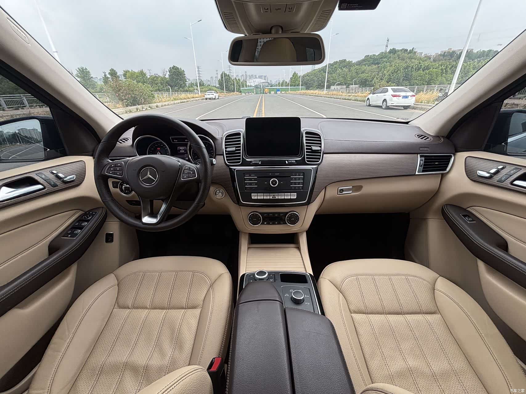 Mercedes-Benz GLE, 2019 14