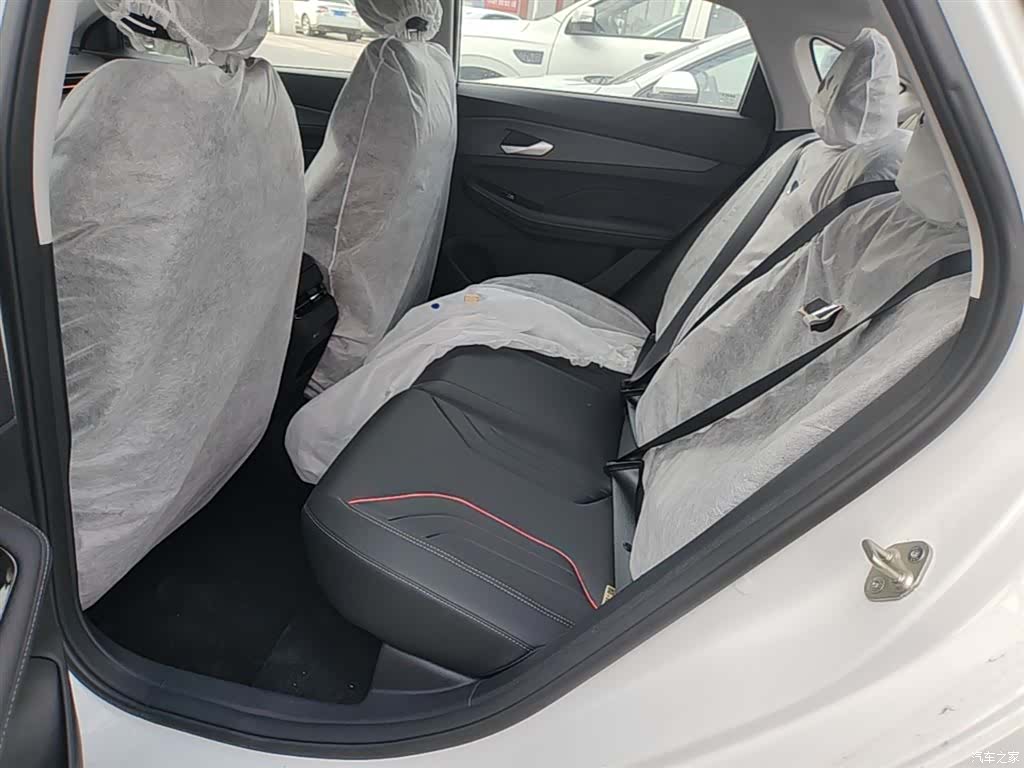 Geely Binray, 2026 17