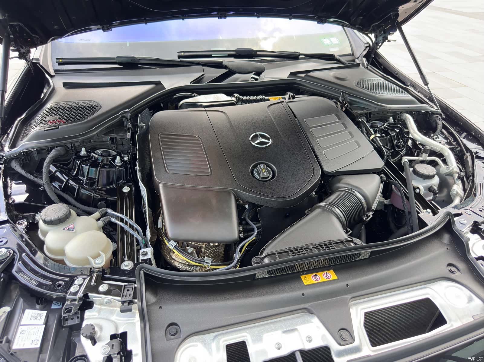 Mercedes-Benz E-Class, 2024 26