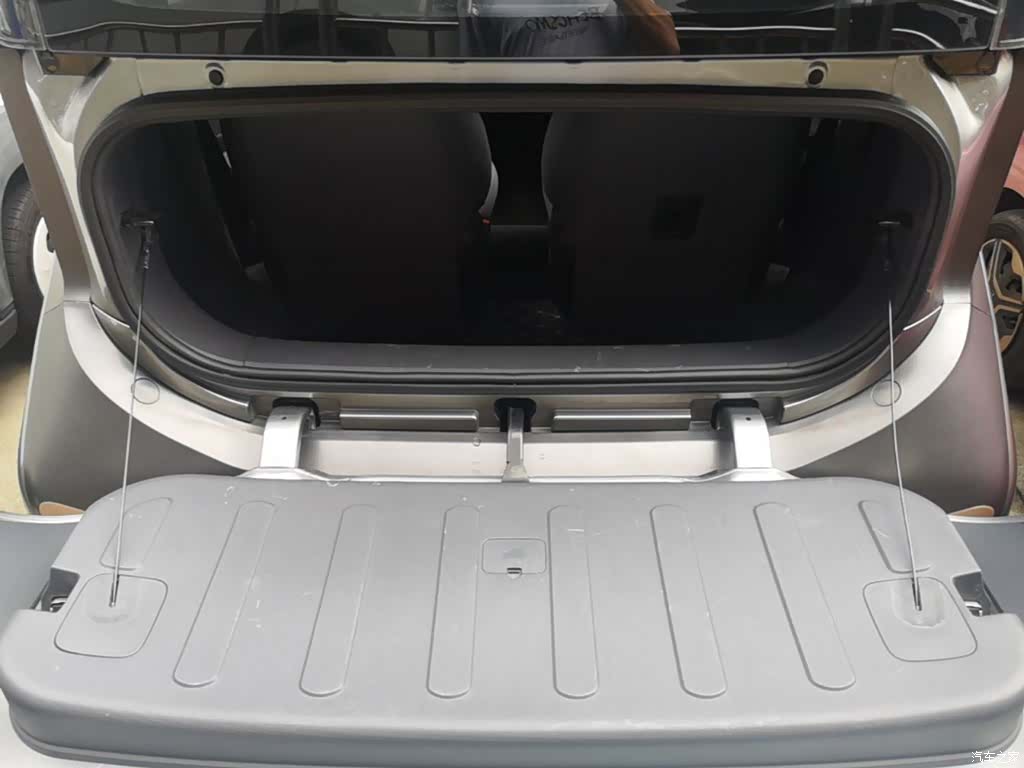 Wuling E200, 2019 19