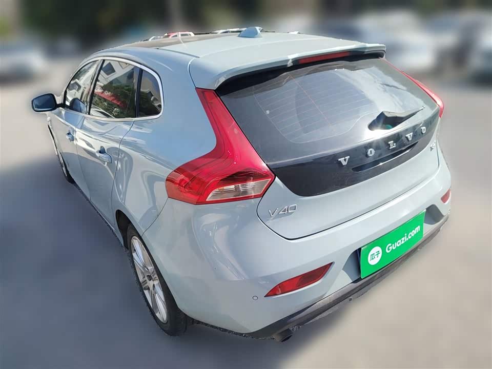 Volvo V40