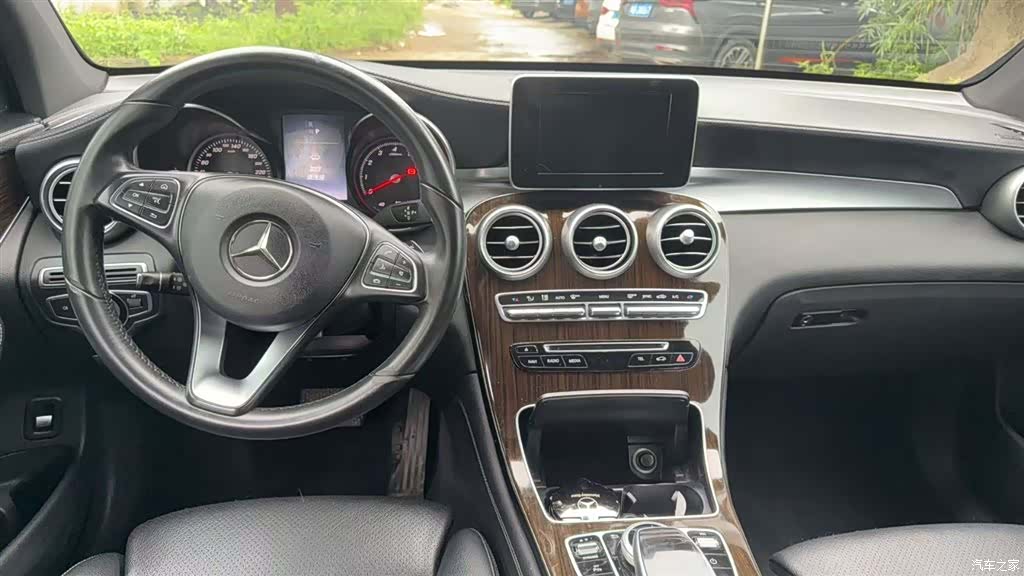 Mercedes-Benz GLC, 2016 3