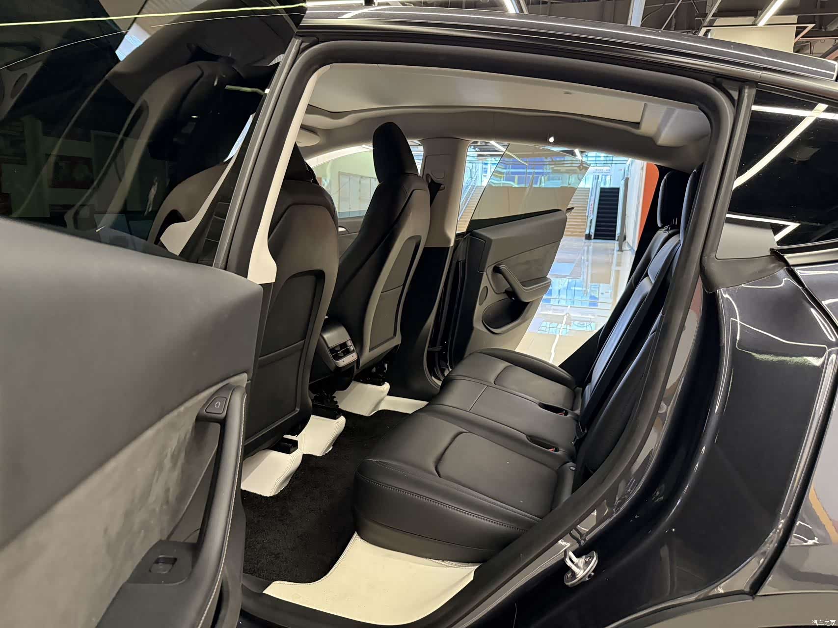 Tesla Model Y, 2024 все фото