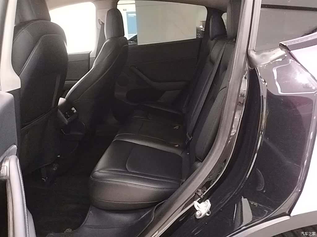 Tesla Model Y, 2021 17
