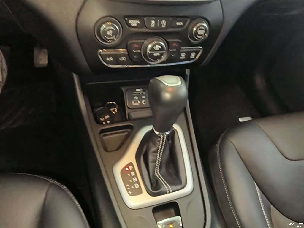 Jeep Cherokee, 2021 14