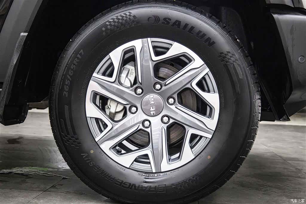 BAIC BJ40, 2025 14