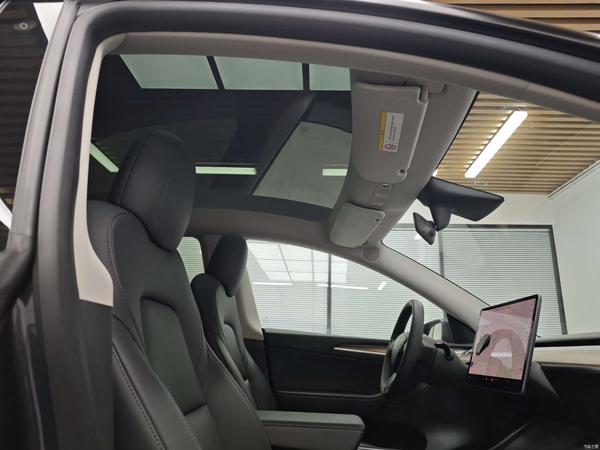 Tesla Model Y, 2021 49
