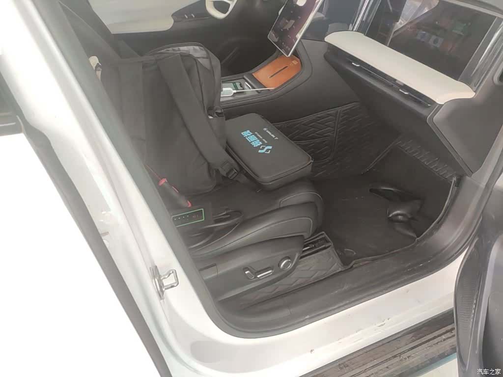 Geely Galaxy L7, 2024 25