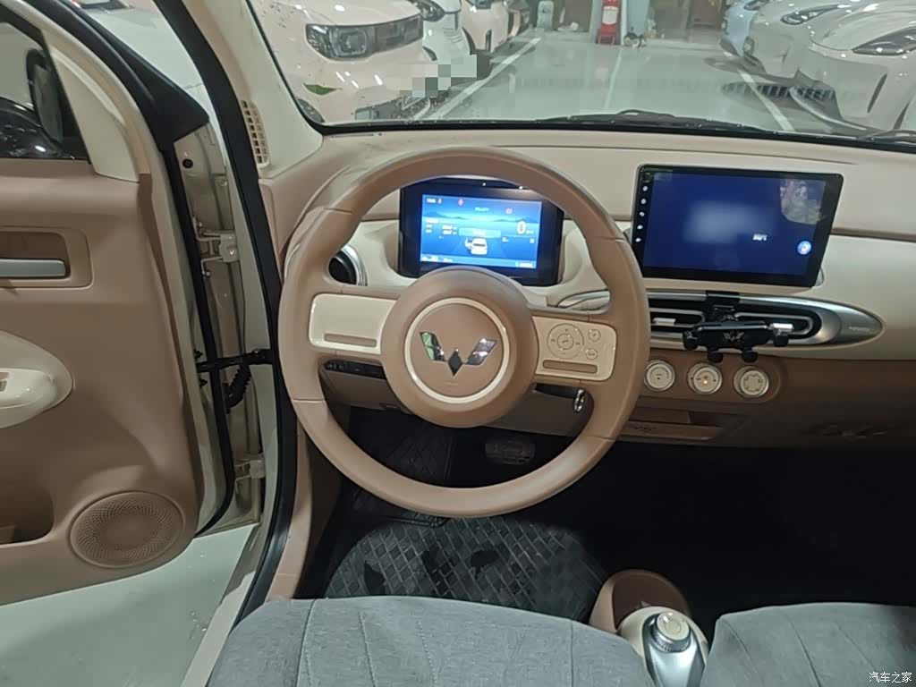 Wuling MINIEV, 2025 11