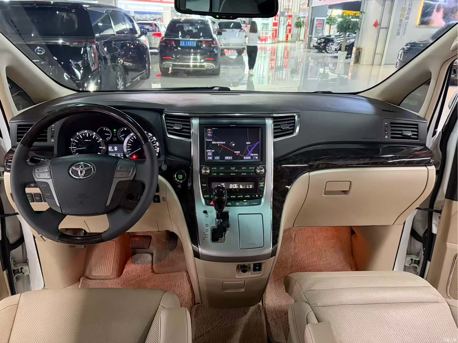 Toyota Alphard, 2012 10