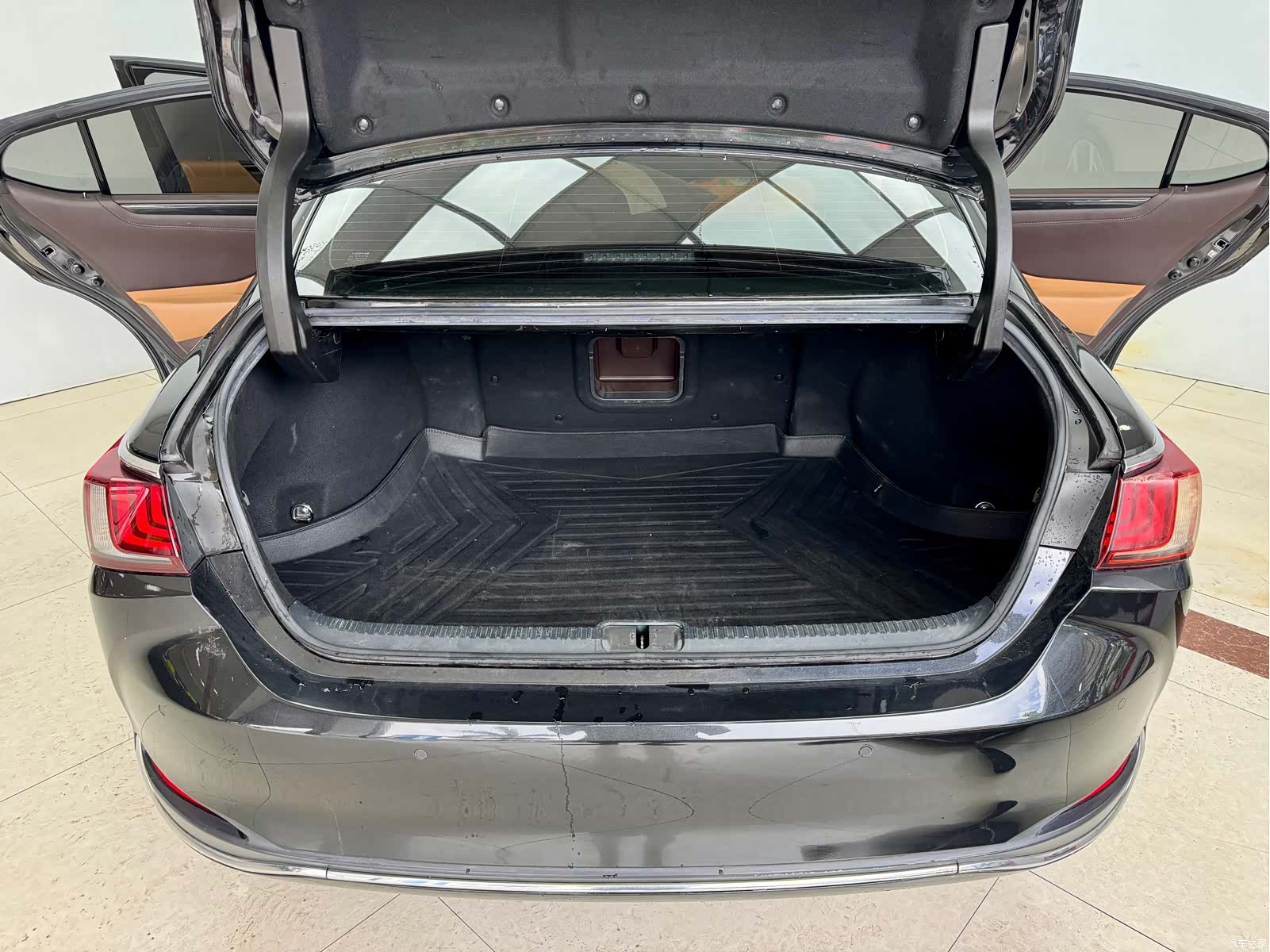 Lexus ES, 2019 22