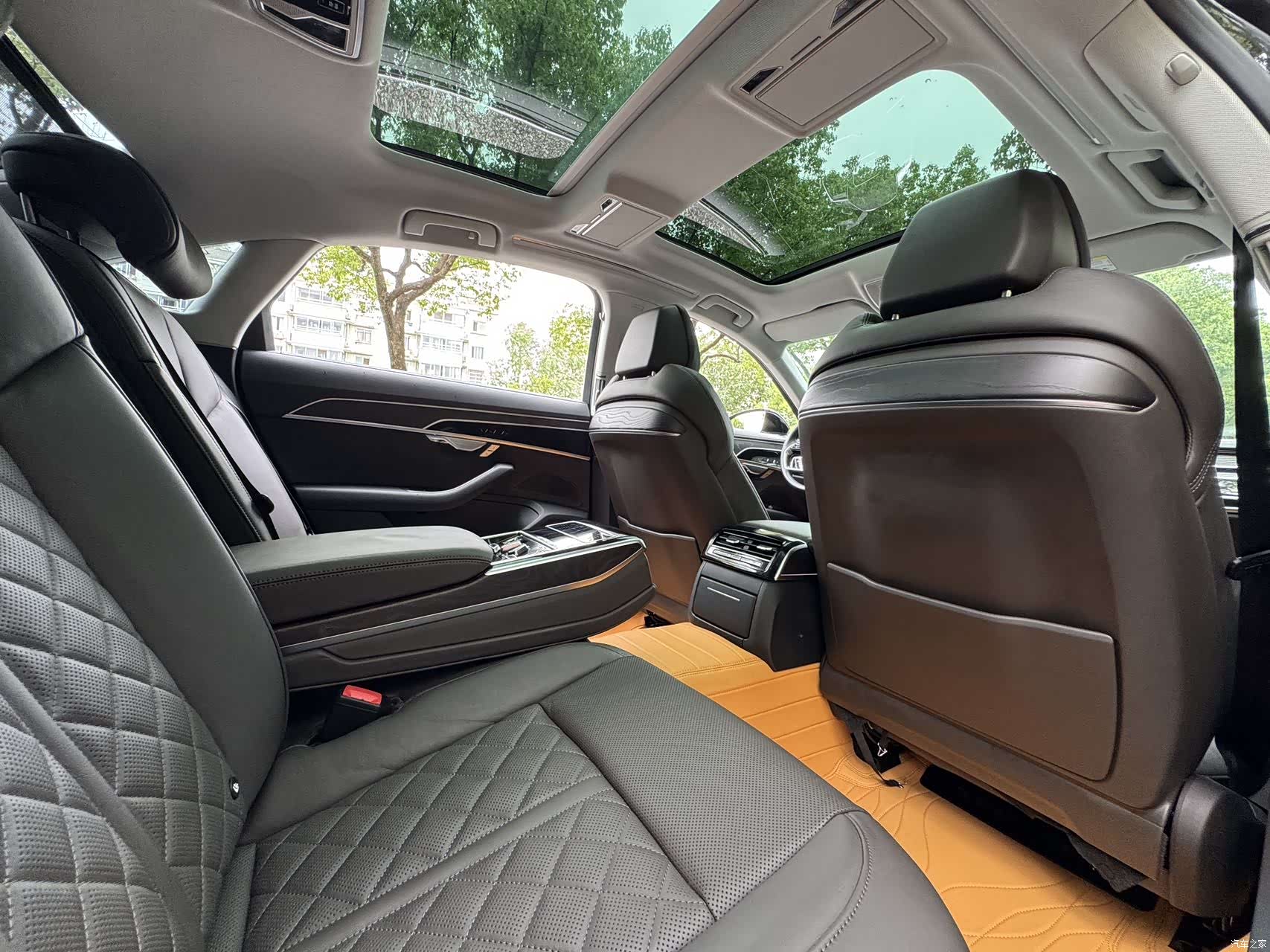 Audi A8L, 2022 15