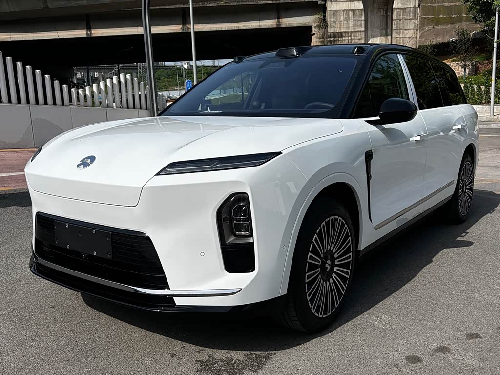 NIO ES8