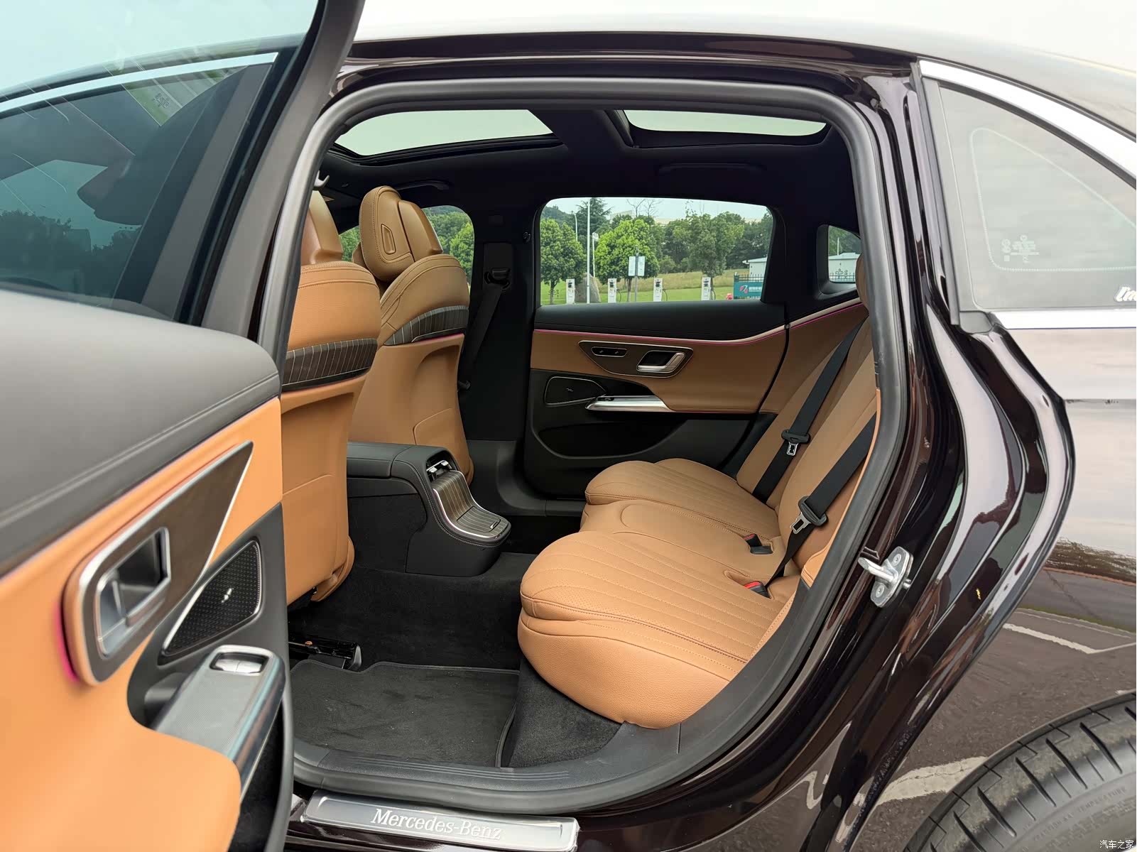 Mercedes-Benz E-Class, 2024 16