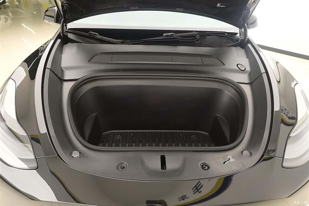 Tesla Model Y, 2021 10