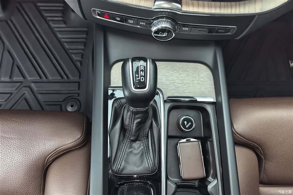 Volvo XC60, 2019 16