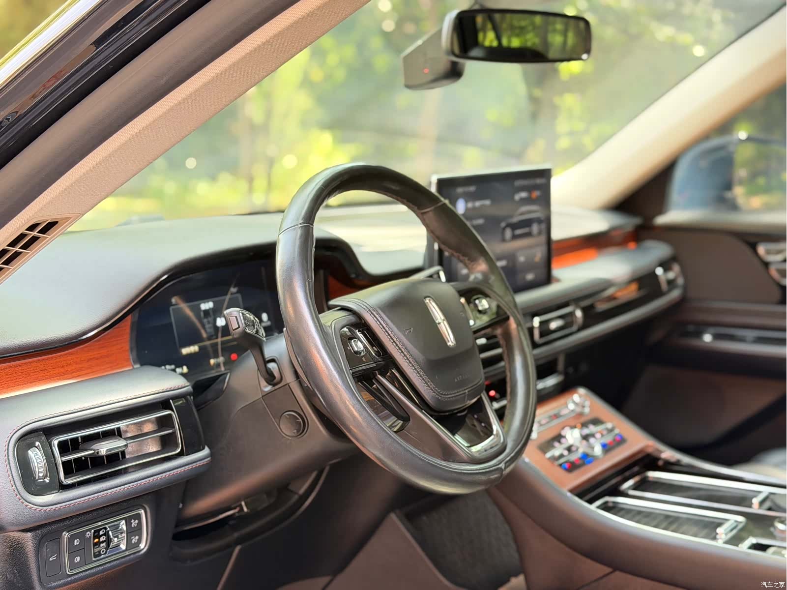 Lincoln Aviator, 2021 все фото