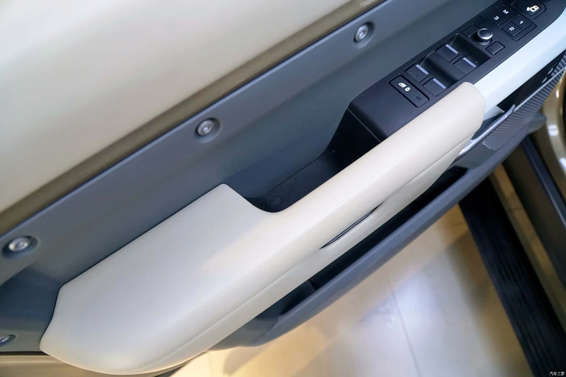 Land Rover Defender, 2020 12