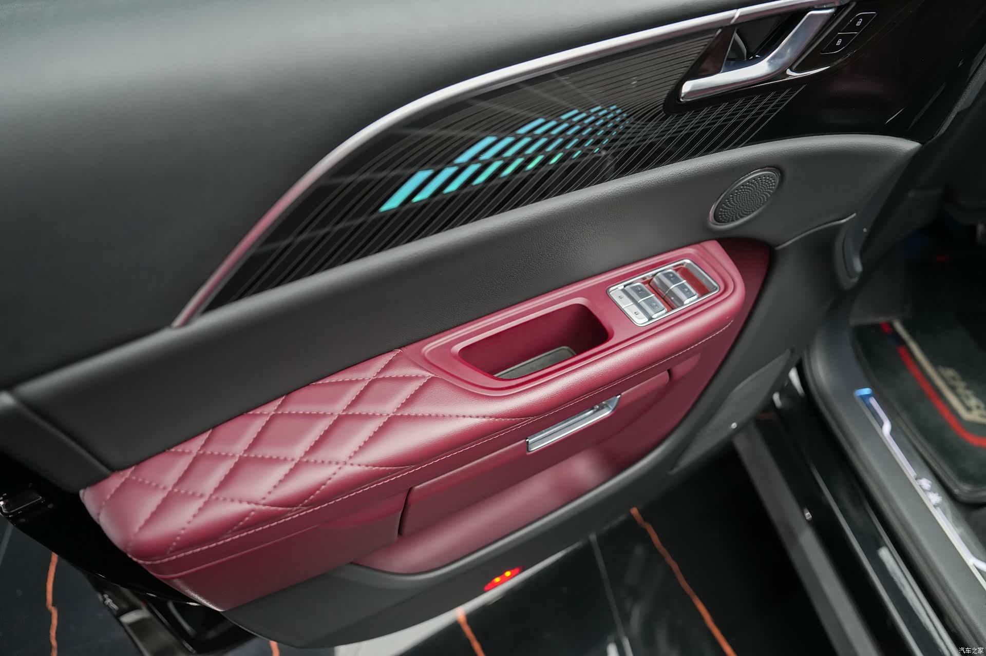 Hongqi E-HS9, 2022 6