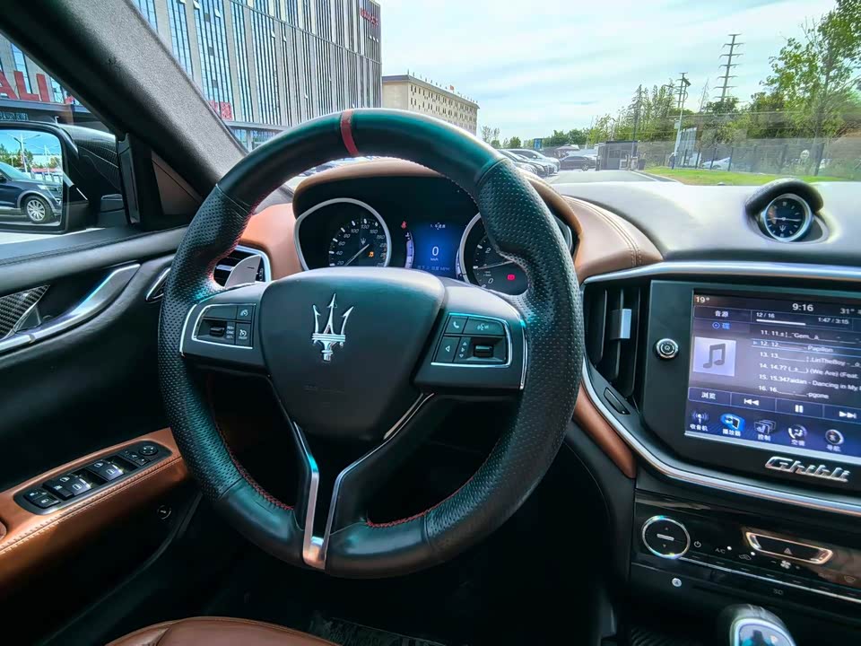 Maserati Ghibli Maserati Ghibli