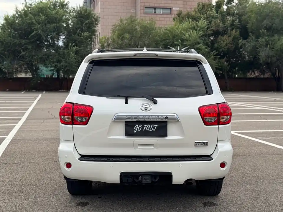 Toyota Sequoia