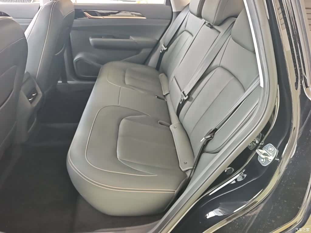 Wuling Starlight, 2026 17