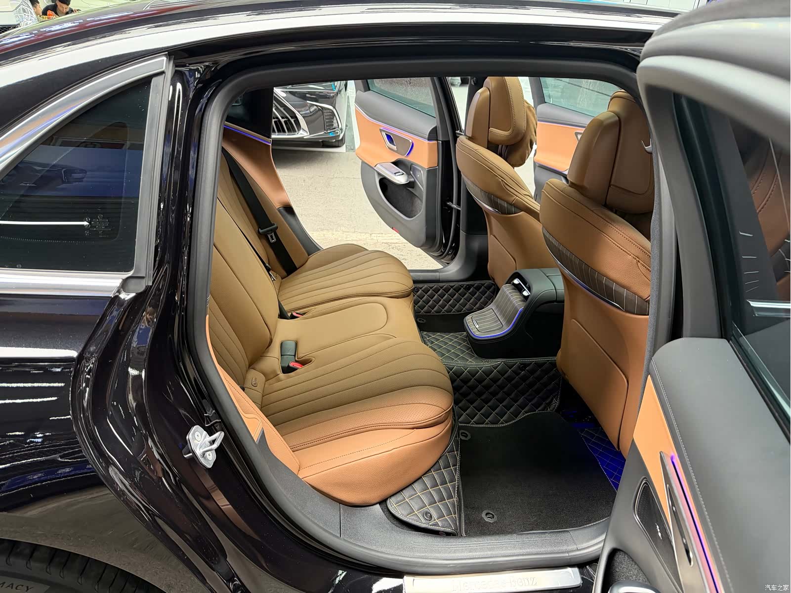 Mercedes-Benz E-Class, 2024 17