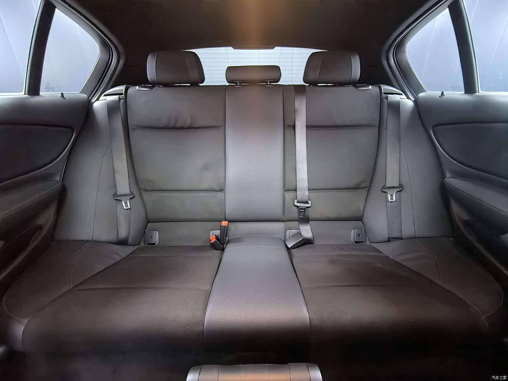 BMW 1 Series, 2010 12