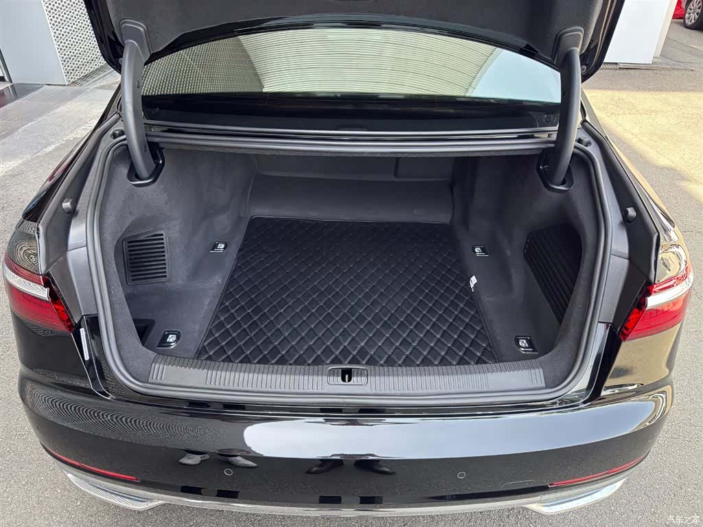 Audi A8L, 2021 15