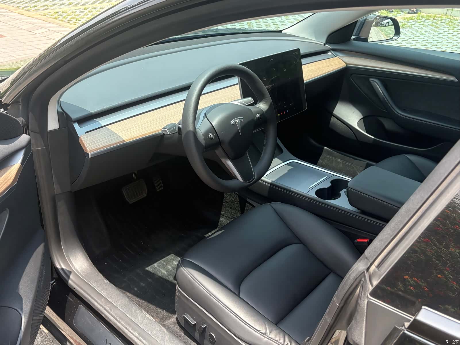 Tesla Model 3, 2023 4