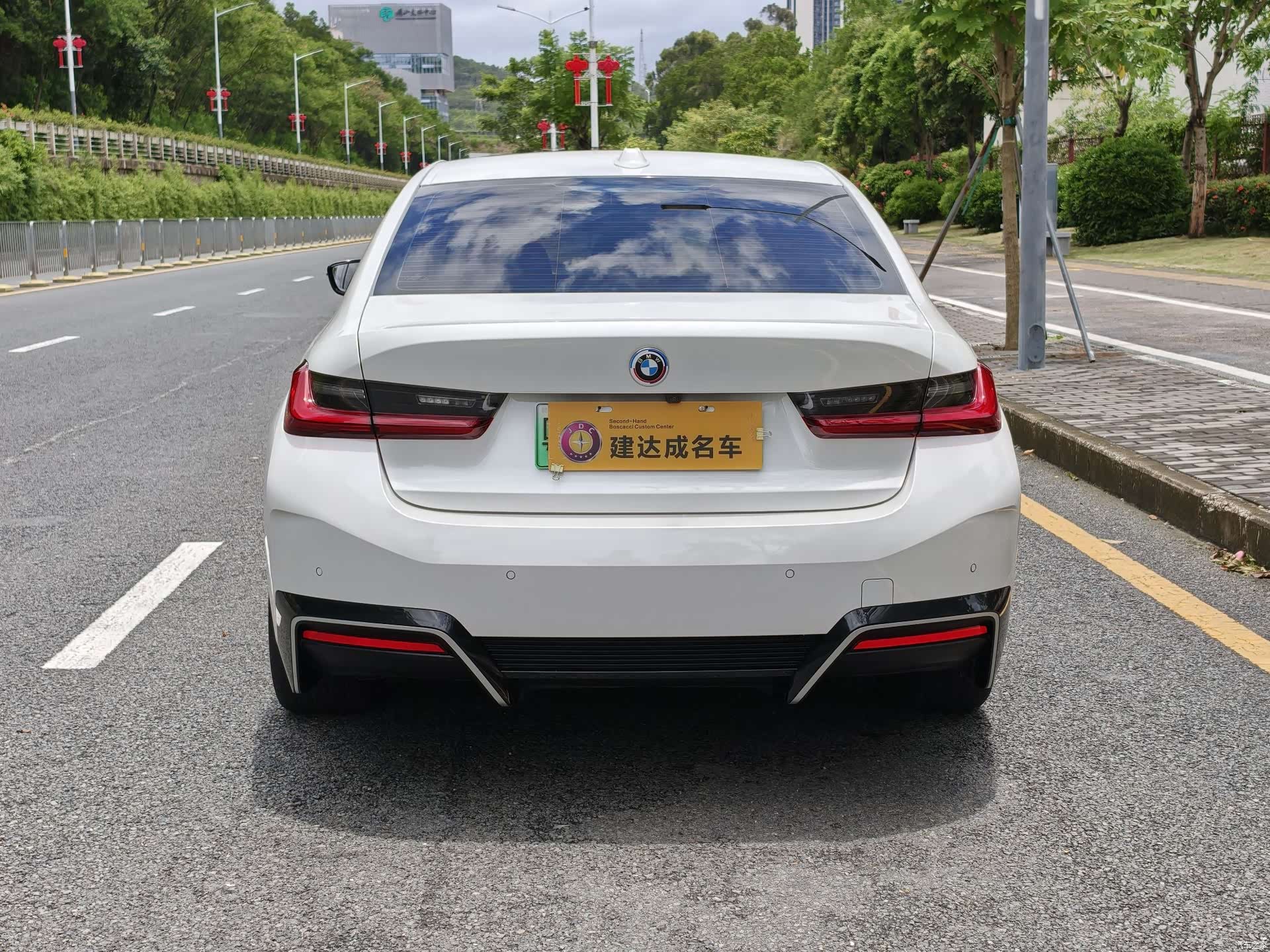 BMW i3, 2023 все фото