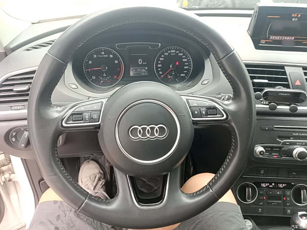 Audi Q3, 2018 11