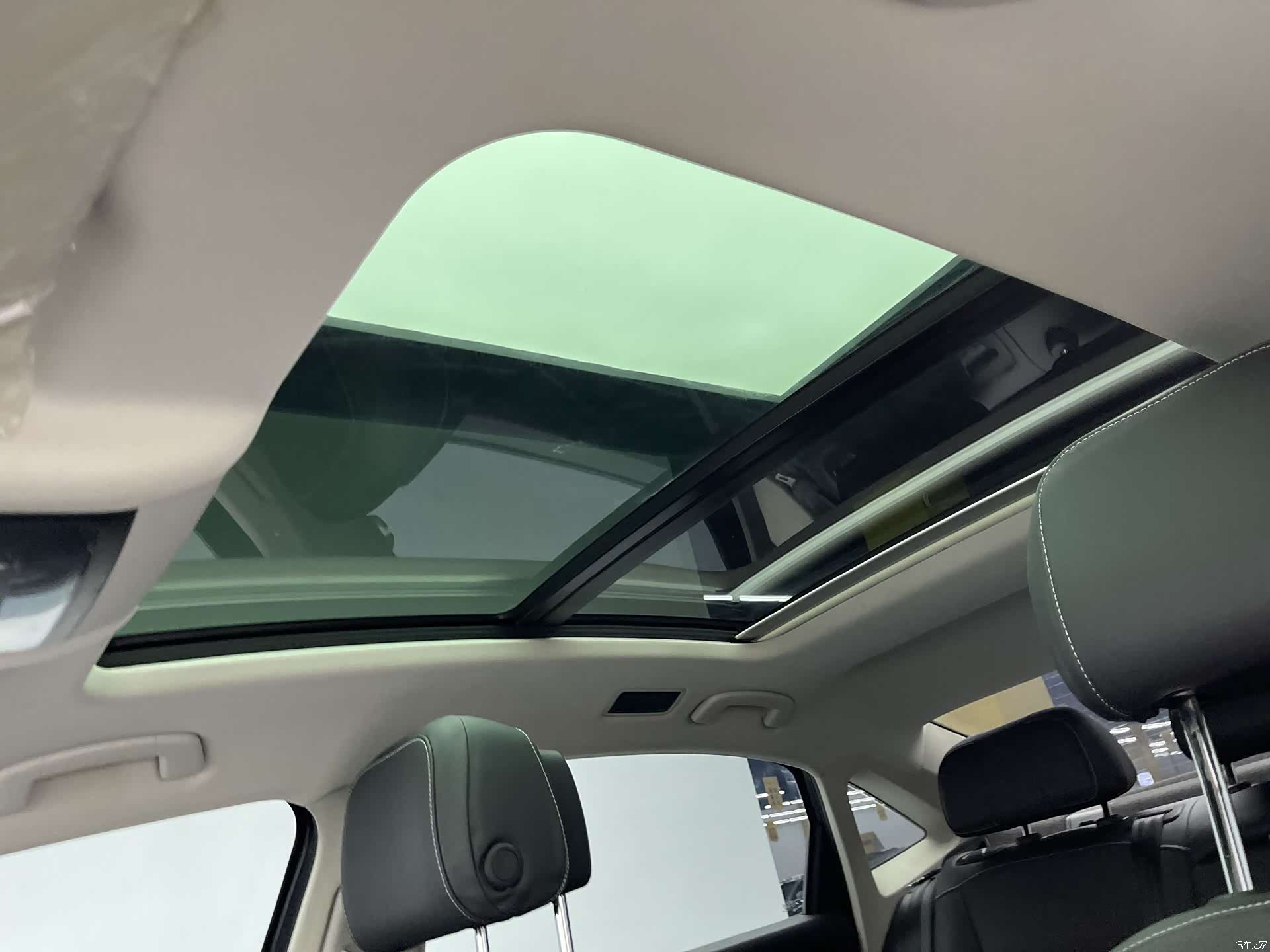 Volkswagen Passat, 2024 11