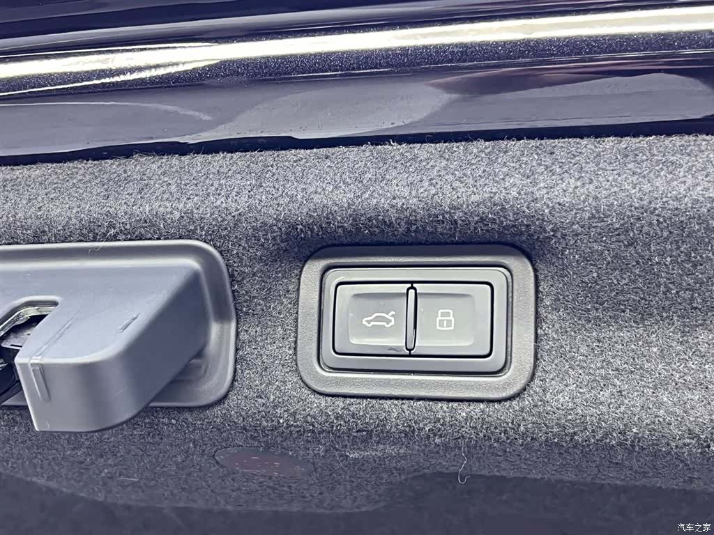 Audi A7L, 2024 12