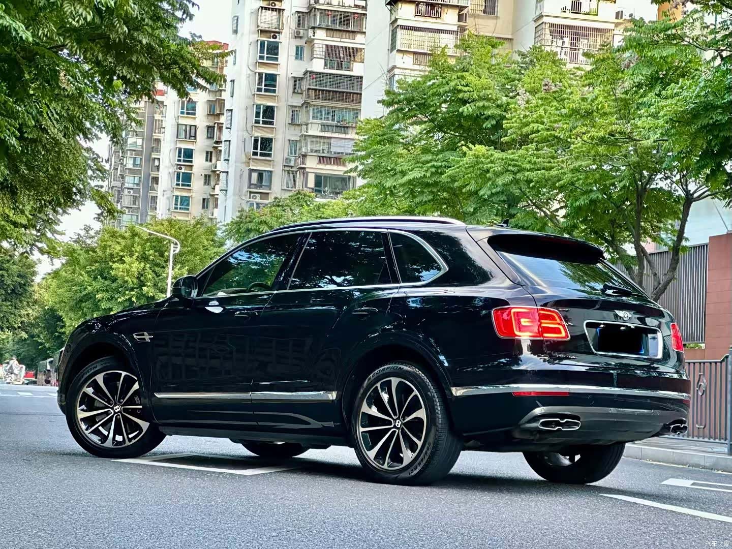 Bentley Bentayga, 2019 6