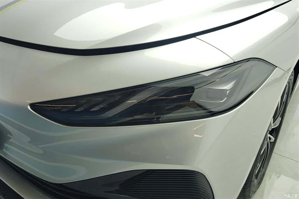 Roewe D7, 2025 все фото