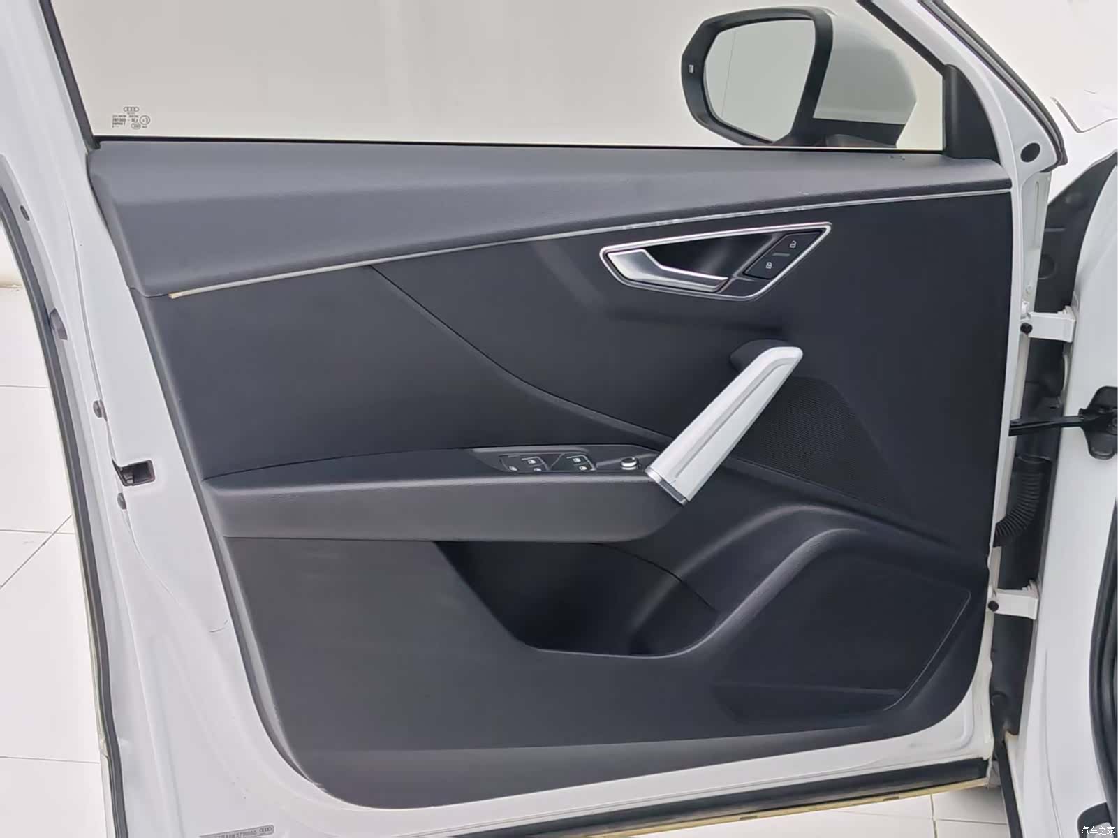 Audi Q2L, 2019 23