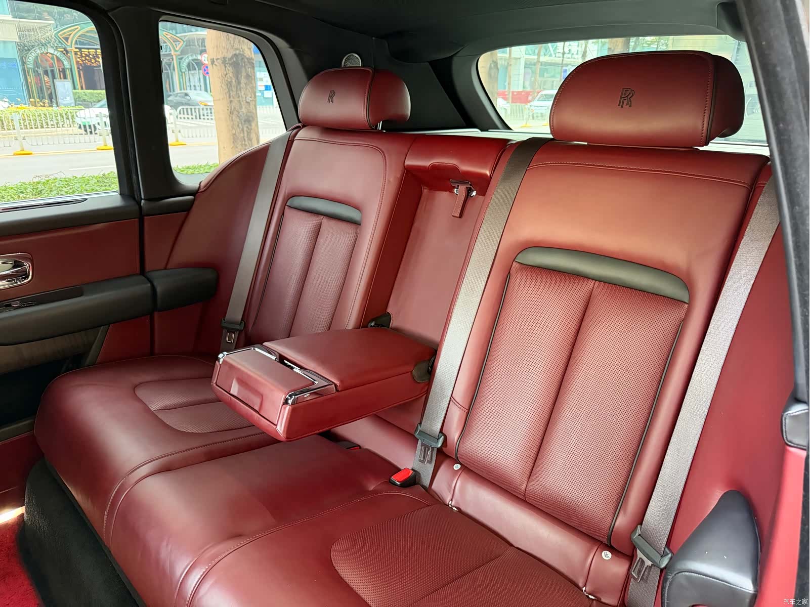 Rolls-Royce Cullinan, 2019 6