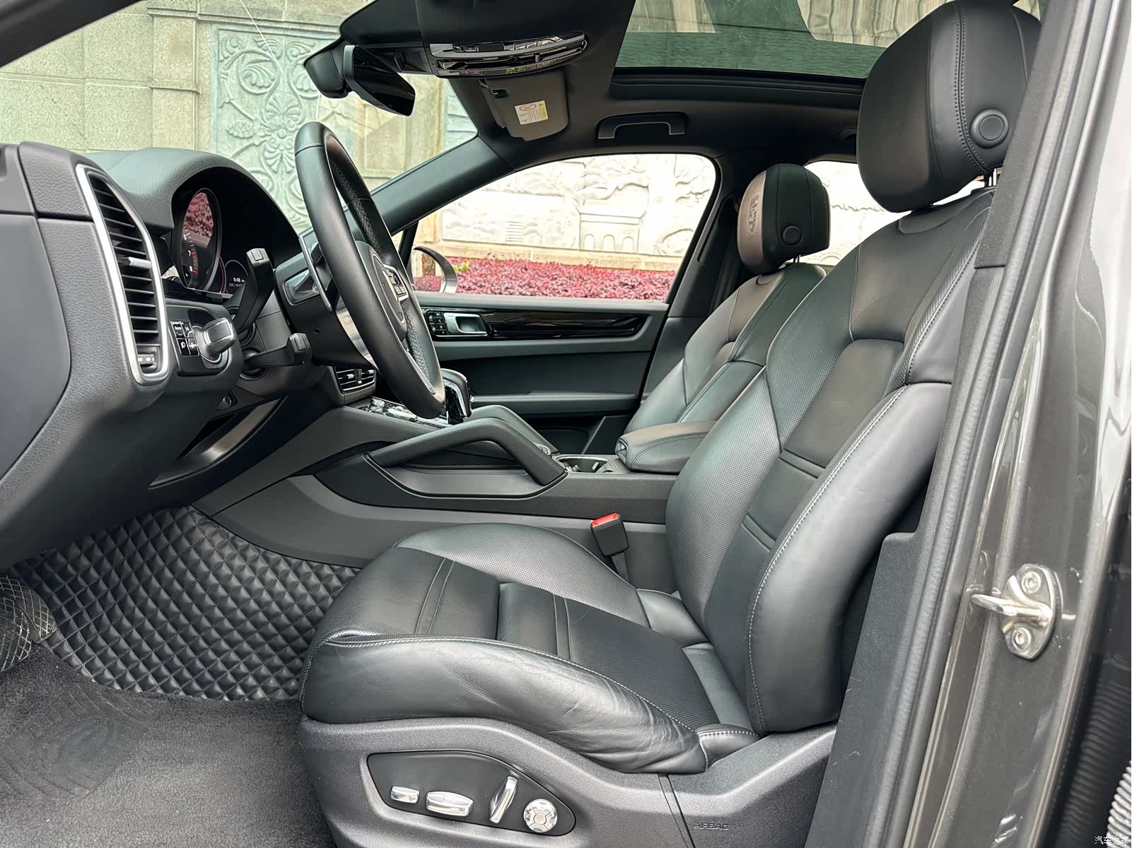 Porsche Cayenne, 2021 все фото