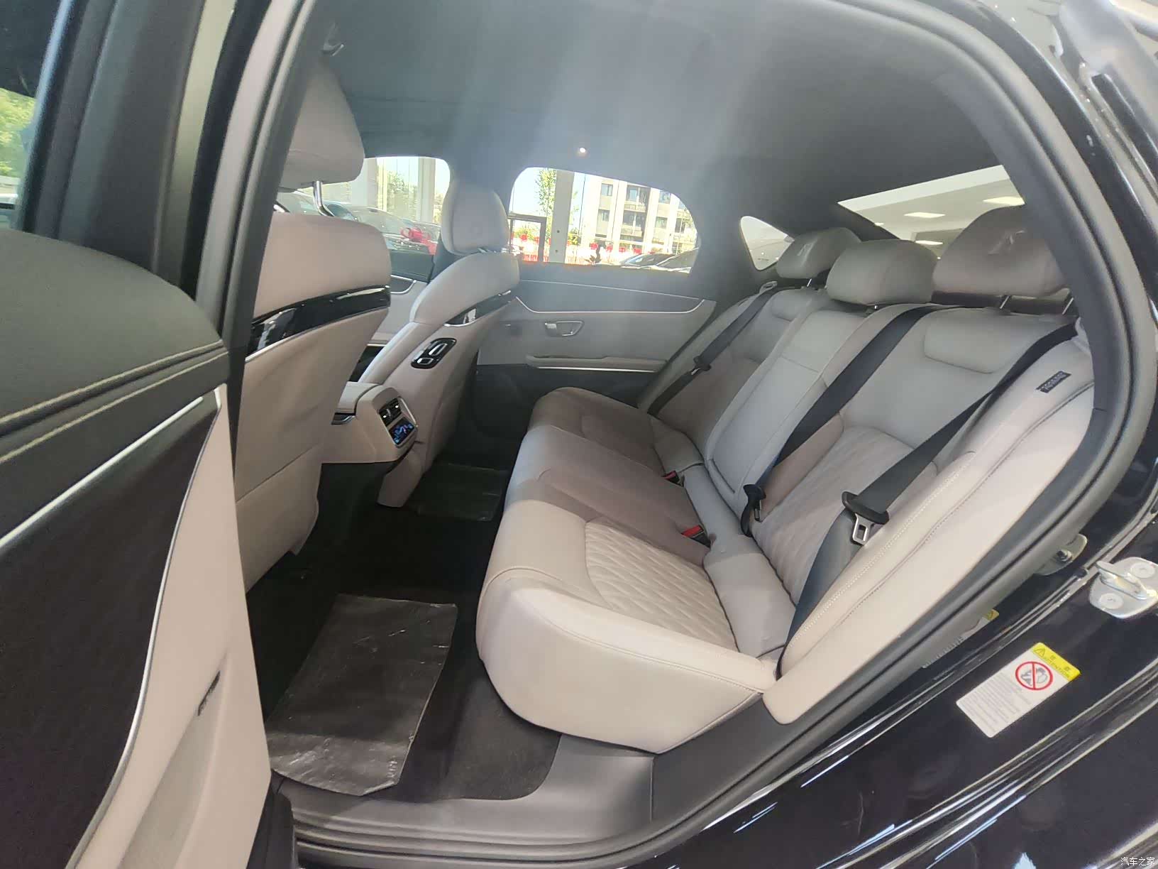 BYD Han, 2025 10