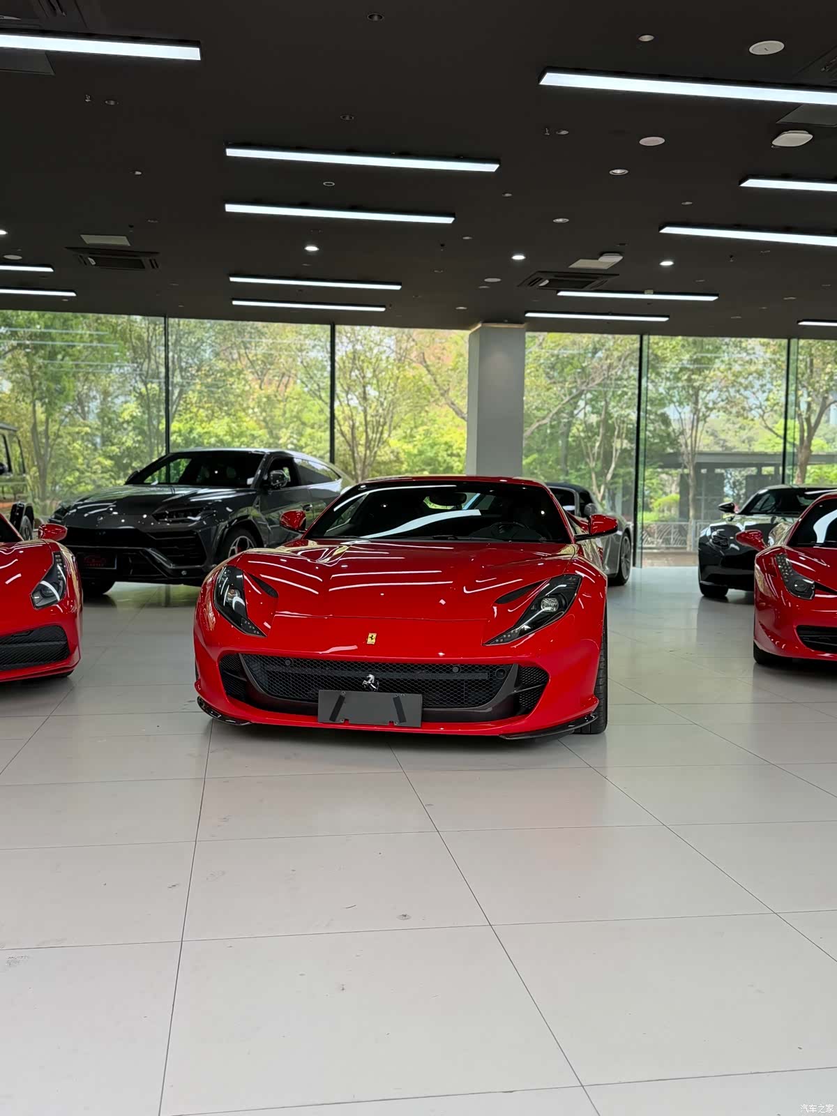 Ferrari 812, 2018 30