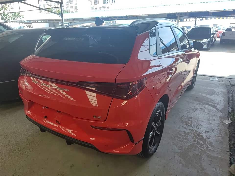 BYD e2