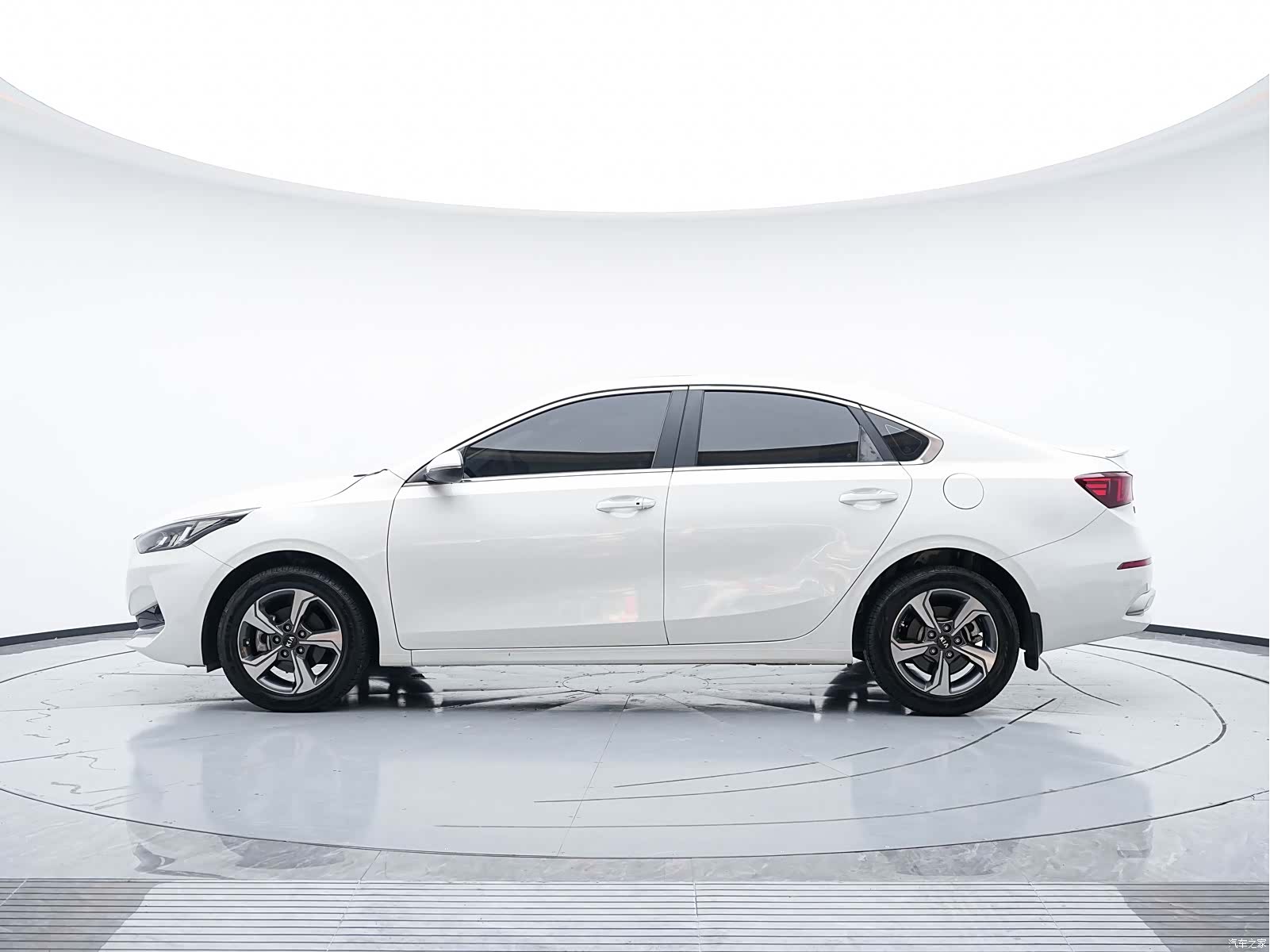 Kia K3, 2020 4