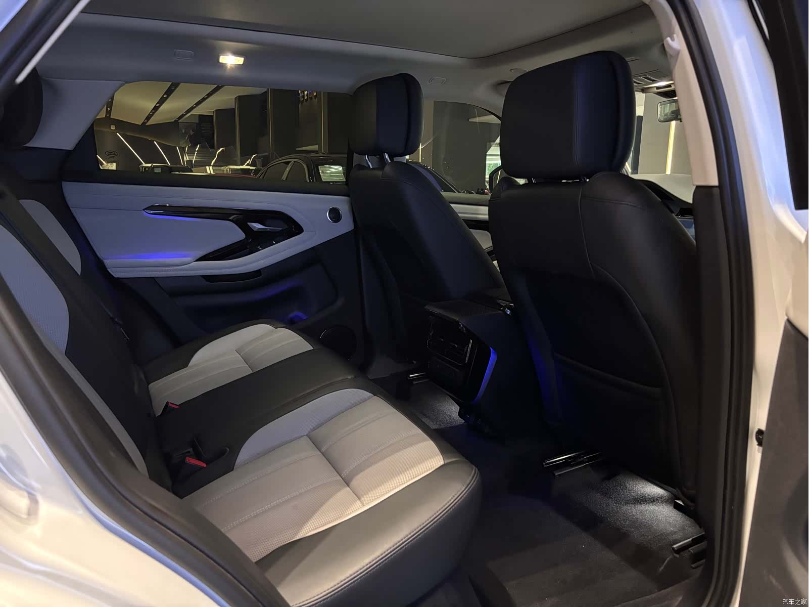 Land Rover Range Rover, 2024 14