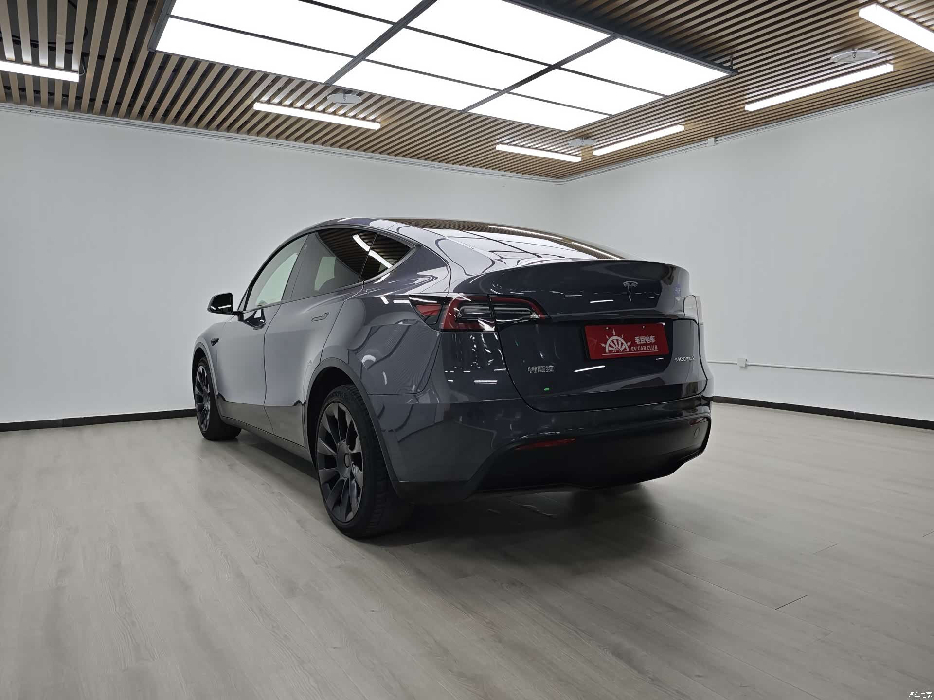 Tesla Model Y, 2021 все фото