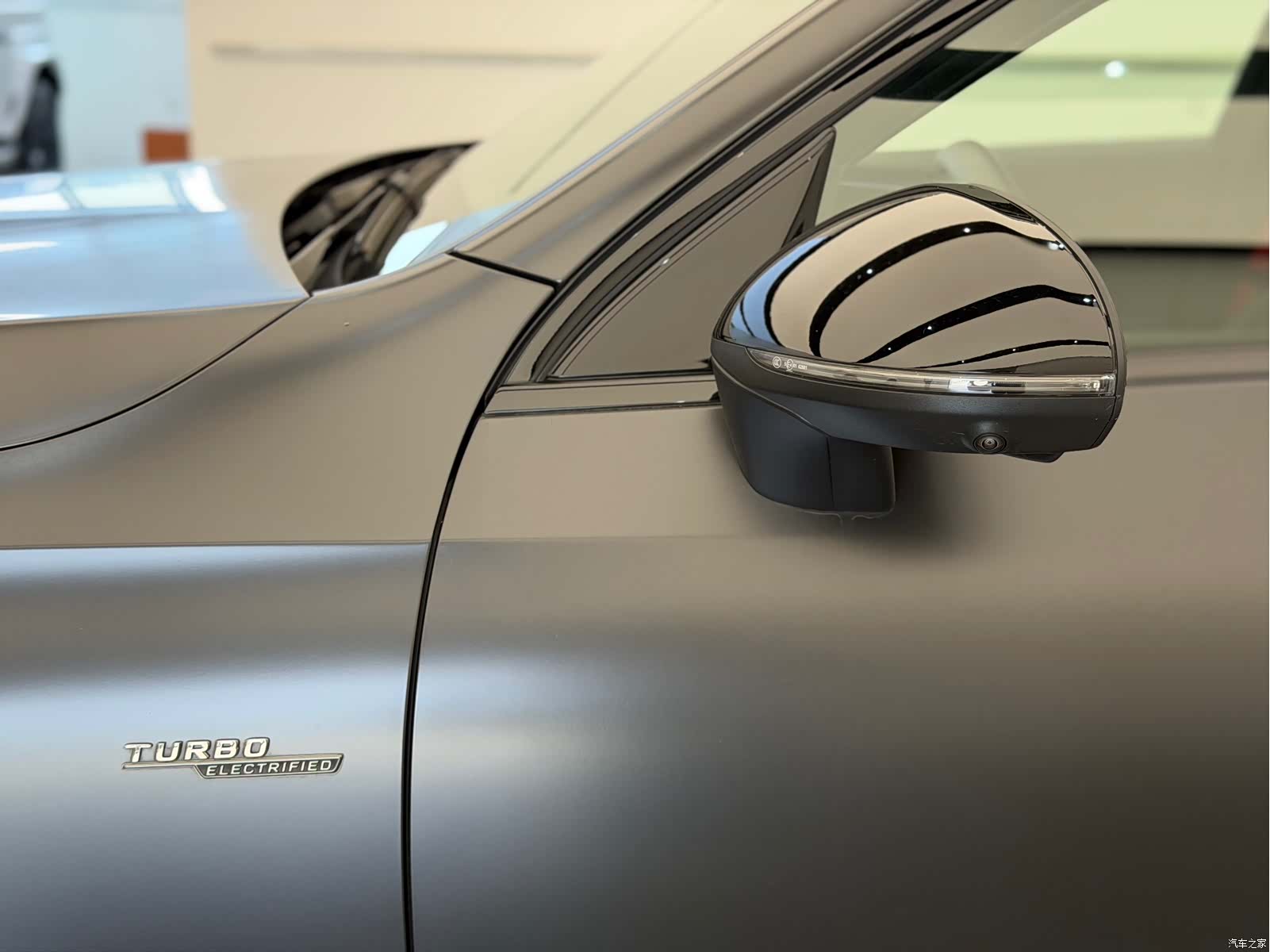 Mercedes-Benz GLC, 2025 10